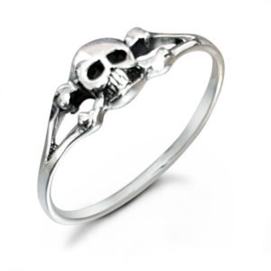 Fine Skull & Cross Bones Silver Ring