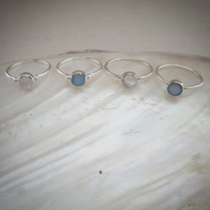 Round White Shell Silver Ring