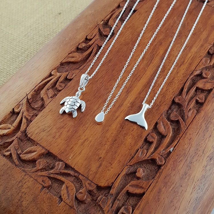 Small hotsell turtle necklace