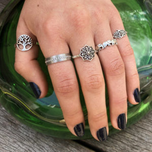 Dot Band Silver Knuckler Ring