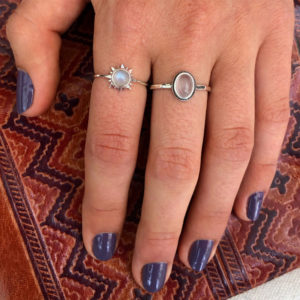 Rope Edge Oval Rose Quartz Silver Gemstone Ring