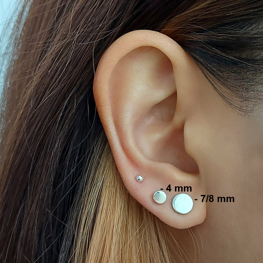 MJTrends: Flat Round Studs: Silver Medium