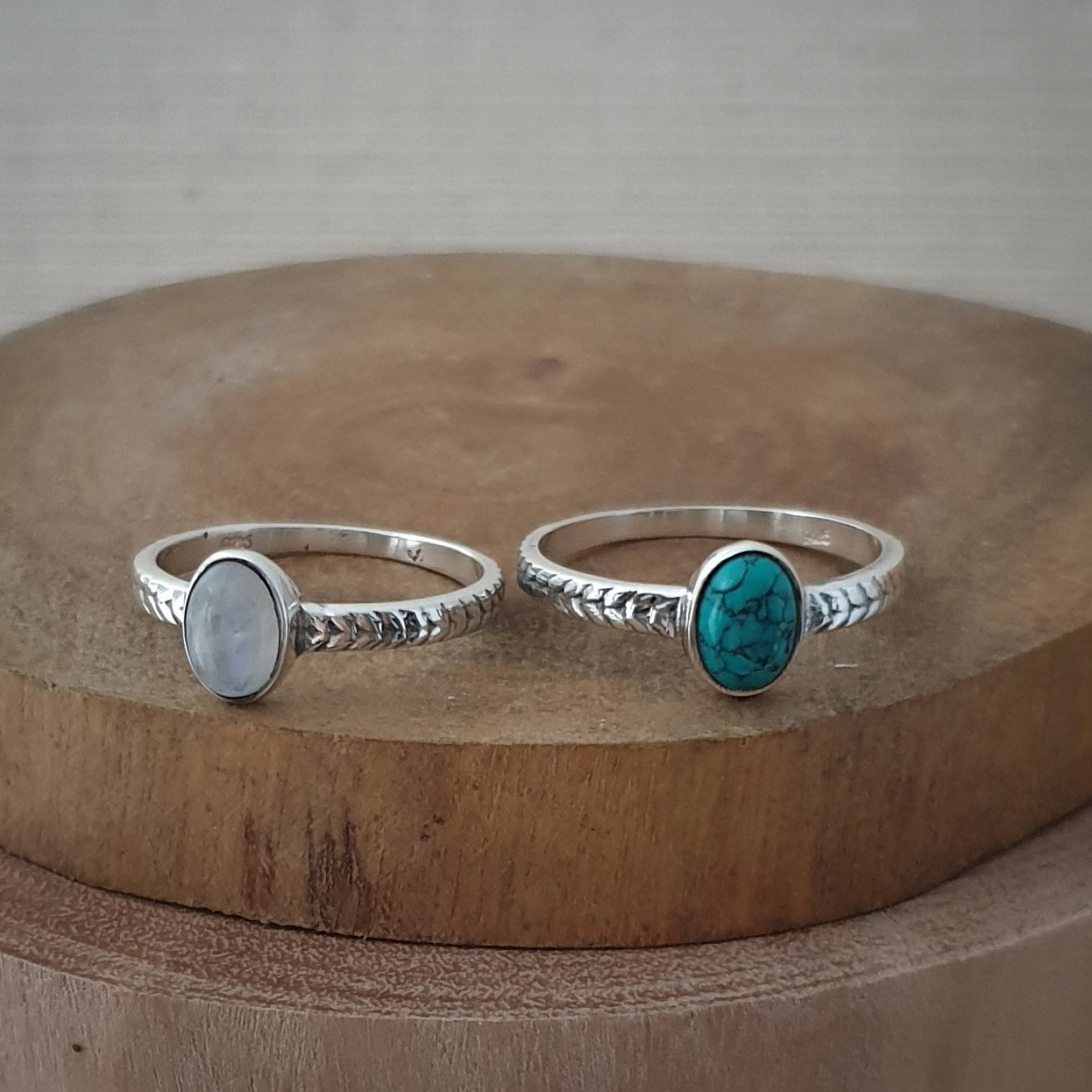 Oval Rope Band Moonstone Silver Ring