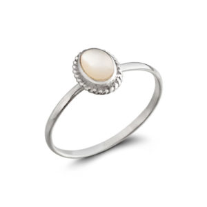 White Oval Shell Rope Edge Ring